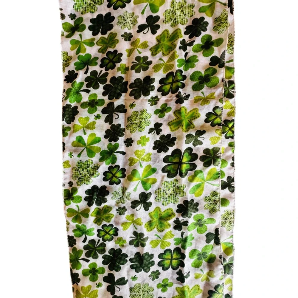 Green Shamrock Clover St Patricks Day Table Runner Scarf Lightweight‎ Home Decor